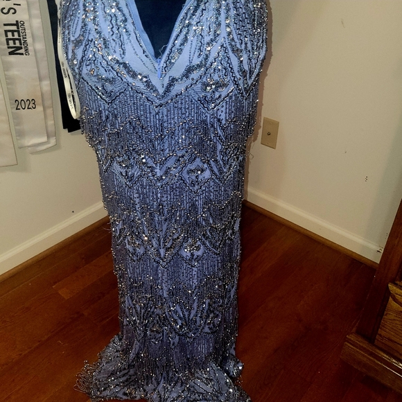 Sherri Hill Gown fully beaded great for prom or pageant a show stopper - Picture 13 of 17